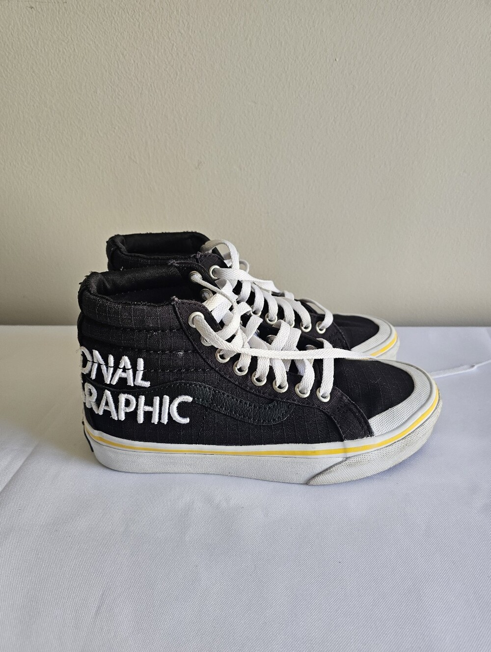 National Geographic High-Top Sneakers - Black/White